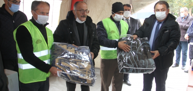 Beyşehir, İzmir’deki depremzedeler için yardıma koştu