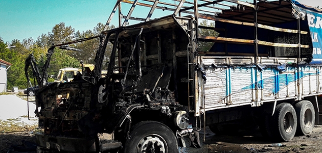 Konya’da park halindeki kamyon kundaklandı