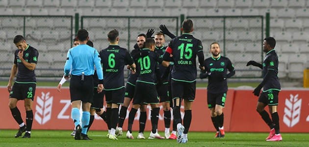 Konyaspor evinde Manisa’yı gol yağmuruna tuttu