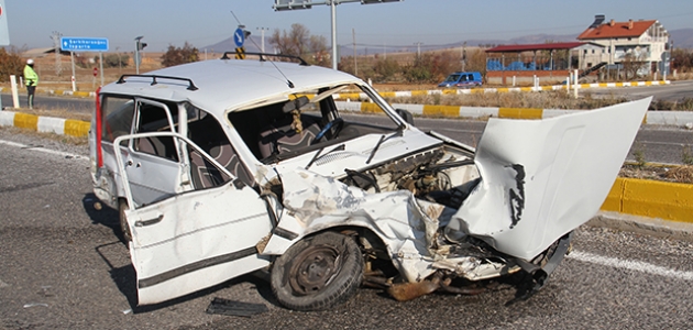 Konya’da otomobille minibüs çarpıştı: 1 ölü, 3 yaralı