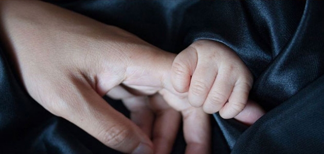 Hamileyken Kovid-19’a yakalanan annenin bebeği antikorlarla dünyaya geldi