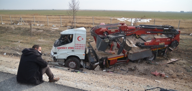 Konya’da şarampole yuvarlanan vincin sürücüsü ağır yaralandı