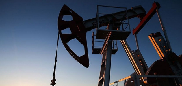 OPEC günlük petrol üretimini 500 bin varil artıracak