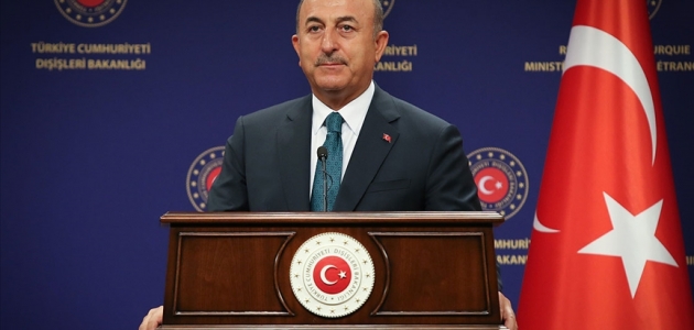 Bakan Çavuşoğlu: Cumhurbaşkanı Erdoğan’ı hedef alan açıklamalar kabul edilemez