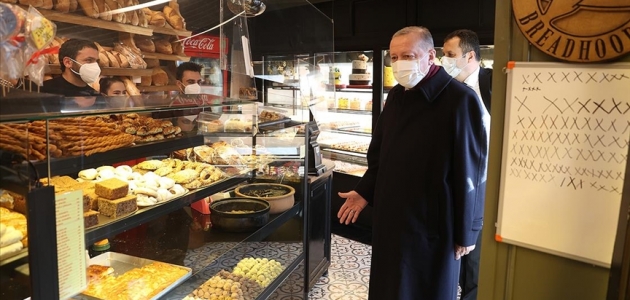 Cumhurbaşkanı Erdoğan bir fırından alışveriş yaptı