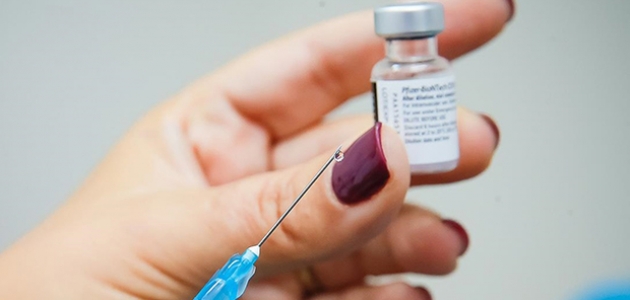 BioNTech ve Pfizer’in geliştirdiği Kovid-19 aşısının AB’de kullanımı onaylandı