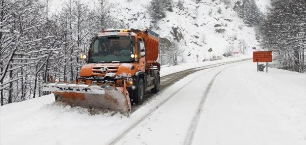 821 yerleşim biriminde ulaşıma kar engeli