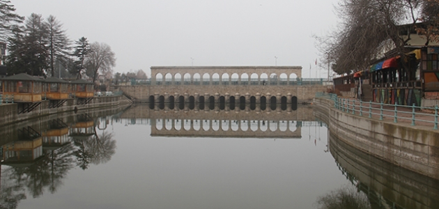 Beyşehir Gölü Milli Parkı'nda sisli hava güzel manzaralar oluşturdu
