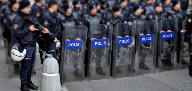 Boğaziçi Üniversitesi önündeki gösteride atılan 'katil polis' sloganına tepkiler sürüyor 