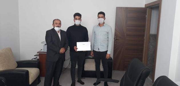 BİMDER'den uzaktan eğitim alan öğrencilere bilişim desteği