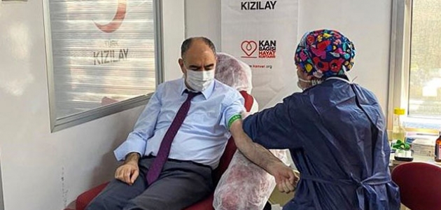 Konya Valisi Özkan, kan bağışı yaptı