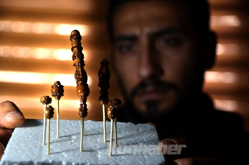 Konyalı nakkaş hayal ettiği motifleri tespihlere aşkla işliyor