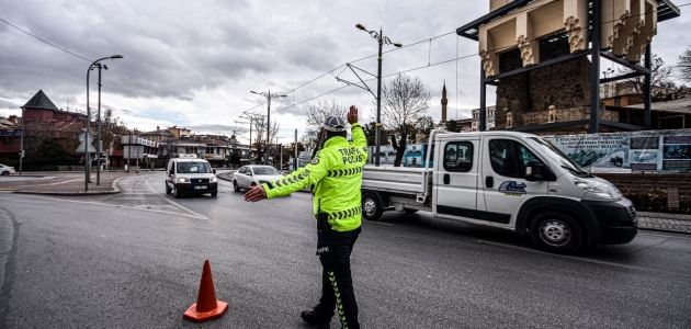Konya’da kuralları ihlal eden bin 32 sürücüye ceza