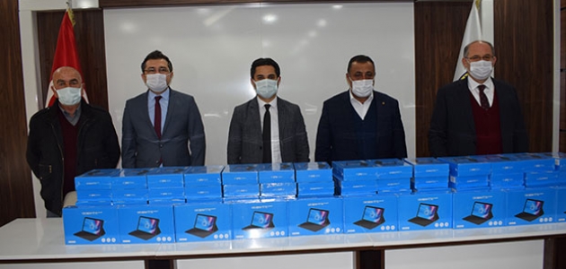 Karapınar'da öğrencilere tablet dağıtımı yapıldı 