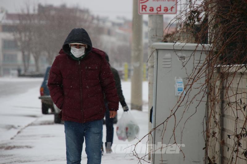 Konya’da kar yağışı etkili oluyor
