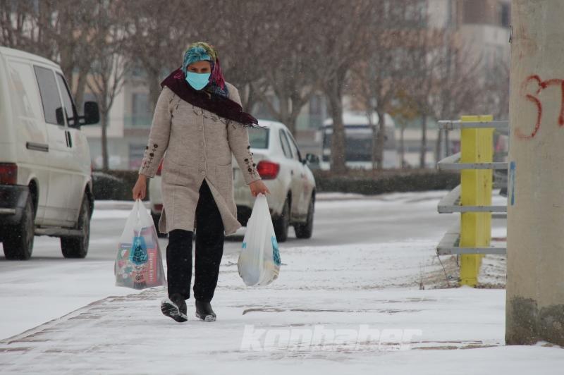 Konya’da kar yağışı etkili oluyor