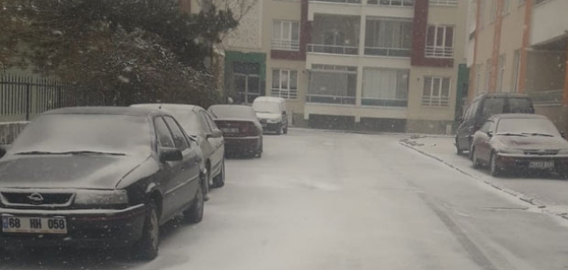 Konya'da kar yağışı etkili oluyor   