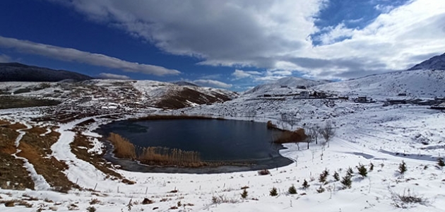 Torosların incisi Dipsiz Göl'de kış güzelliği 