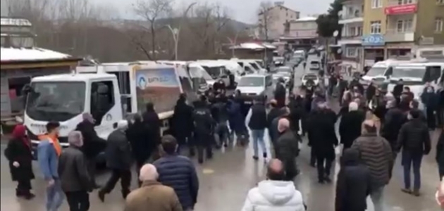 Halk otobüsü ve dolmuş şoförleri birbirine girdi: 11 gözaltı