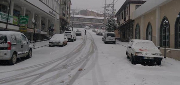 Konya’nın ilçelerinde etkili kar yağışı