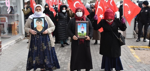 Terör mağduru aileler HDP İl Başkanlığı önünde eylem yapt 