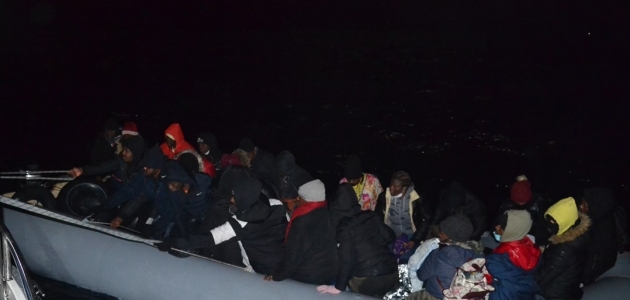Türk kara sularına itilen 48 sığınmacı kurtarıldı
