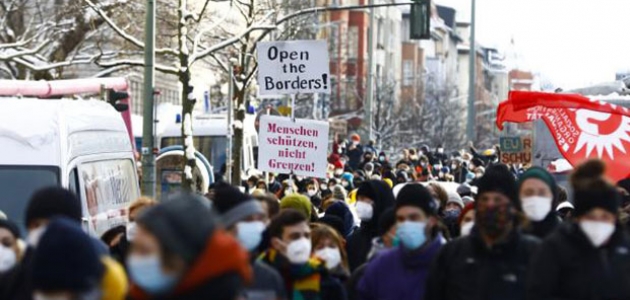  Almanya'da AB'nin sığınmacı politikasına tepki: Sınırları açın