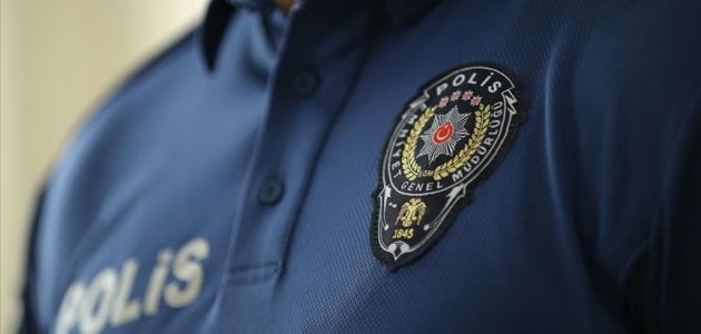 Emniyet Genel Müdürlüğü 'Aşağı bak' iddiasını paylaştığı videoyla yalanladı