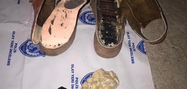 Ayakkabı tabanına patlayıcı gizleyen terörist yakalandı