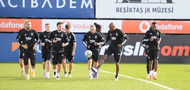 Beşiktaş, Konyaspor ile oynayacağı Türkiye Kupası maçının hazırlıklarına başladı