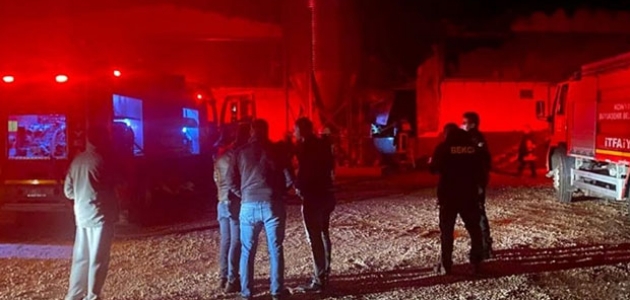 Güneysınır'da yangın: 16 bin tavuk telef oldu