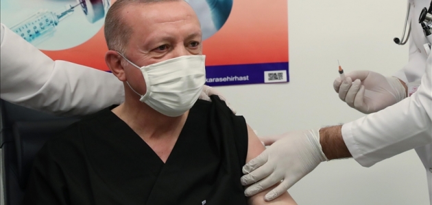 Cumhurbaşkanı Erdoğan, ikinci doz aşıyı oldu