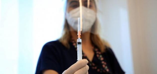 COVID-19 aşısının birinci dozunu yaptıran kişi sayısı 3 milyonu geçti 