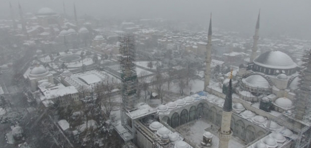 İstanbul’da kar yağışı etkisini sürdürüyor