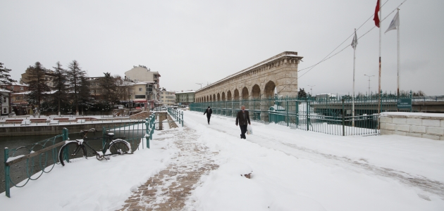 Beyşehir ve Derebucak’ta kar yağışı