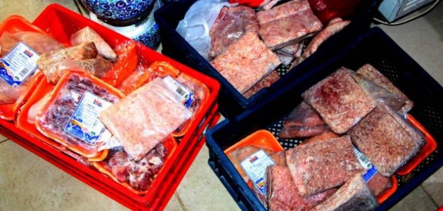 Market baskınında 250 kilogram bozulmuş et ele geçirildi