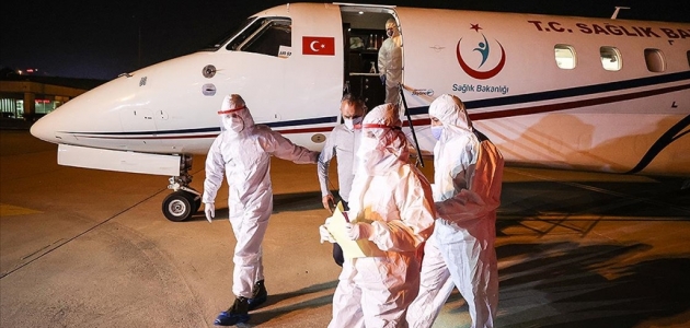  Kovid-19 hastası 3 Türk vatandaş ambulans uçakla yurda getirildi