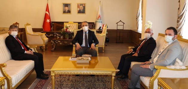 KOP Başkanı Şahin, Belediye Başkanı Savran’ı ziyaret etti 