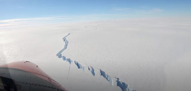  Antartika'da dev buz kütlesi koptu