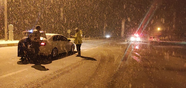 Konya-Antalya kara yolu çekici ve tır geçişlerine kapatıldı 