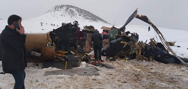  Askeri helikopter düştü: 11 şehit     