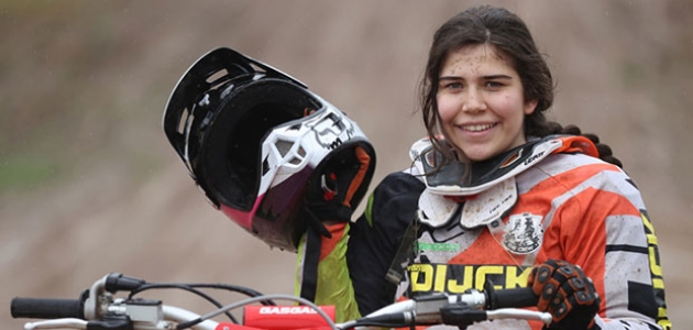 Genç motokrosçu dünya şampiyonasında Türkiye’yi temsil eden ilk kadın olacak