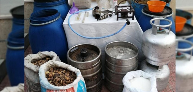 Jandarma’dan sahte alkol üretimine suçüstü