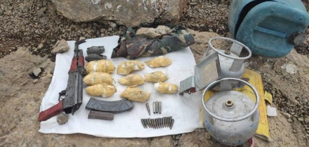 PKK'lı teröristlere ait silah ve el bombası ele geçirildi 