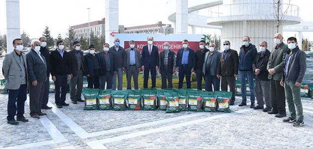 Konya Büyükşehir’den çiftçiye sertifikalı yonca tohumu desteği