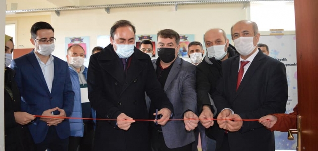 Anadolu İmam-Hatip Lisesi spor salonu açıldı