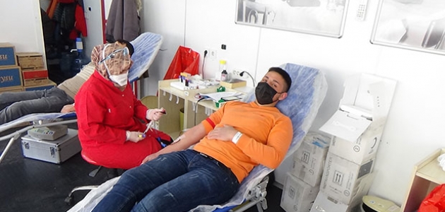  Karapınar'da kan bağışına vatandaşlar ilgi gösterdi