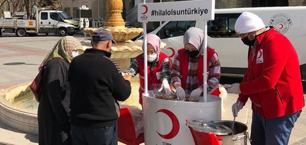 Türk Kızılay Selçuklu’dan vatandaşlara hoşaf-ekmek ikramı