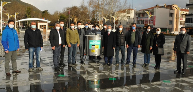 Konya Büyükşehir’den bazı arıcılara bal süzme makinesi desteği