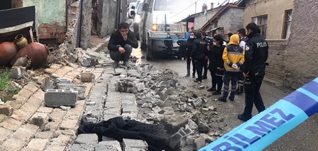 Konya’da yıkılan duvarın altında kalan çocuk öldü